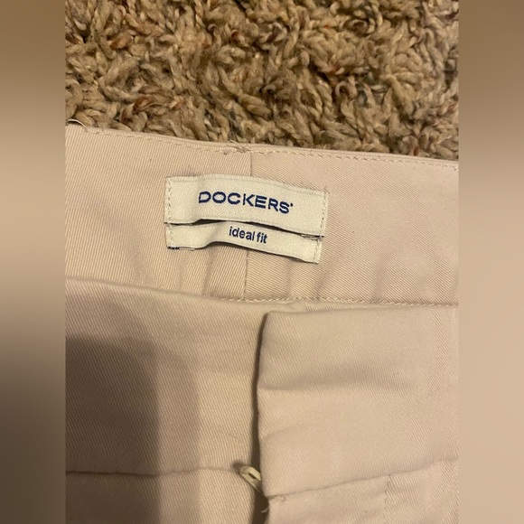 Women’s Docker’s Ideal Fit Khaki Pants, size 12L - Picture 3 of 6